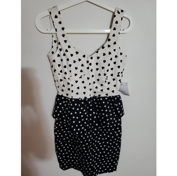 Dress - Picture 4 of 4